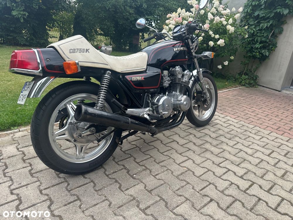 Honda CB - 2