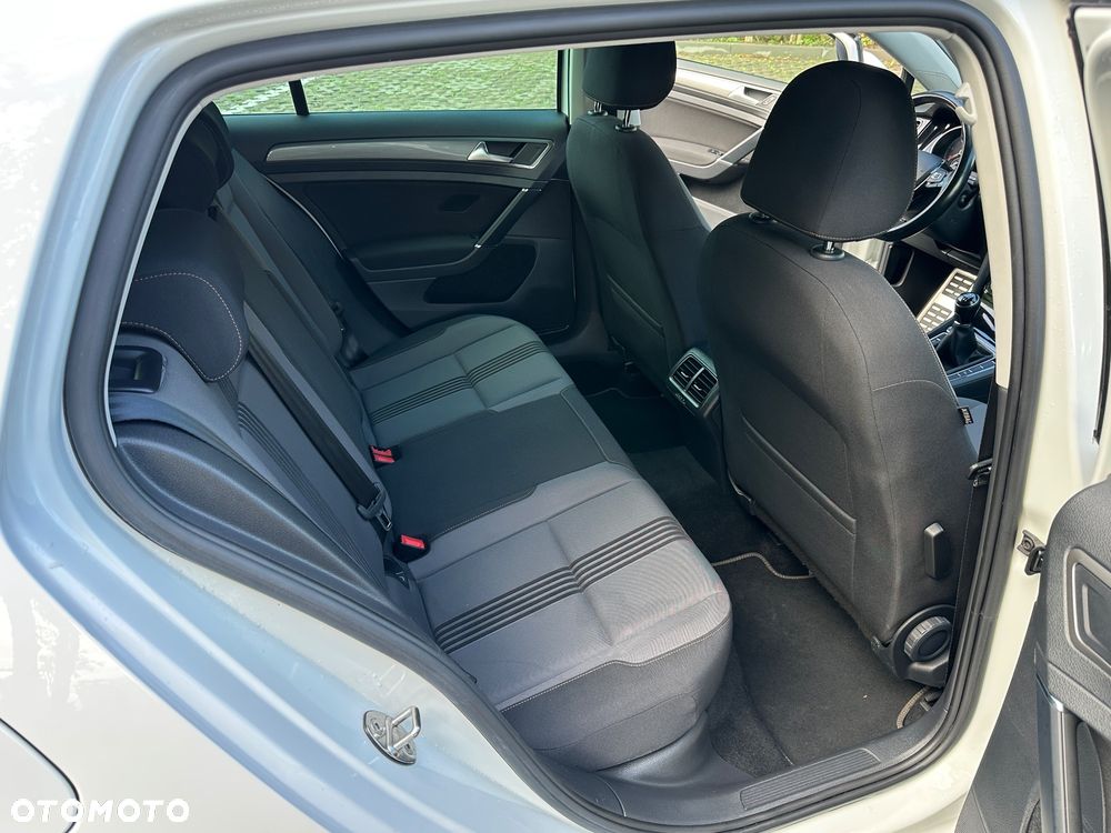 Volkswagen Golf 2.0 TDI SCR Highline - 9