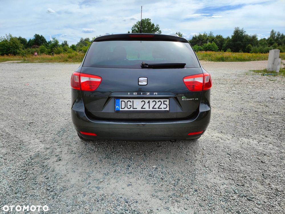 Seat Ibiza 2011 photo 2