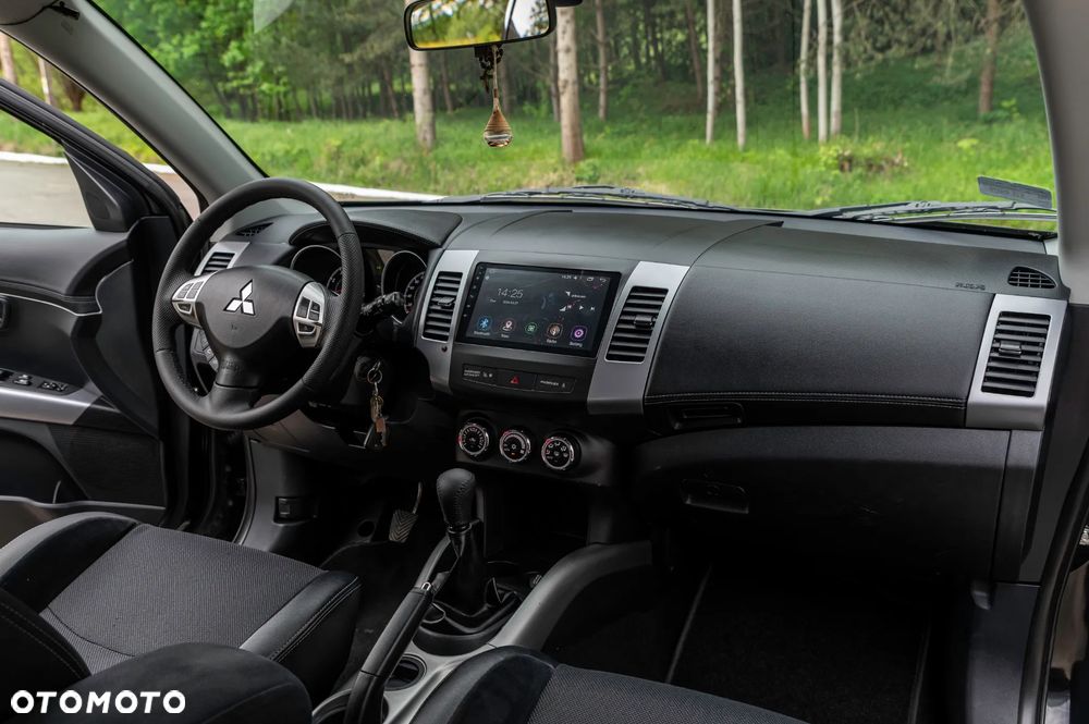 Mitsubishi Outlander - 26