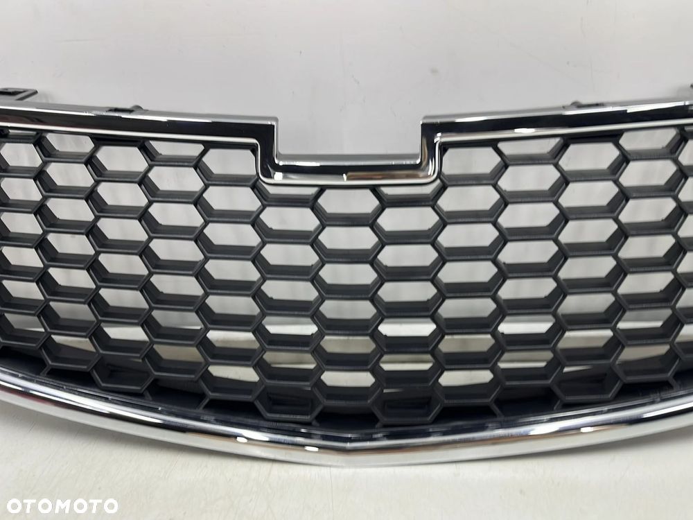 Atrapa Chevrolet Spark 3 III 10-15r. grill przednia maskownica zderzaka 95961829 - 4