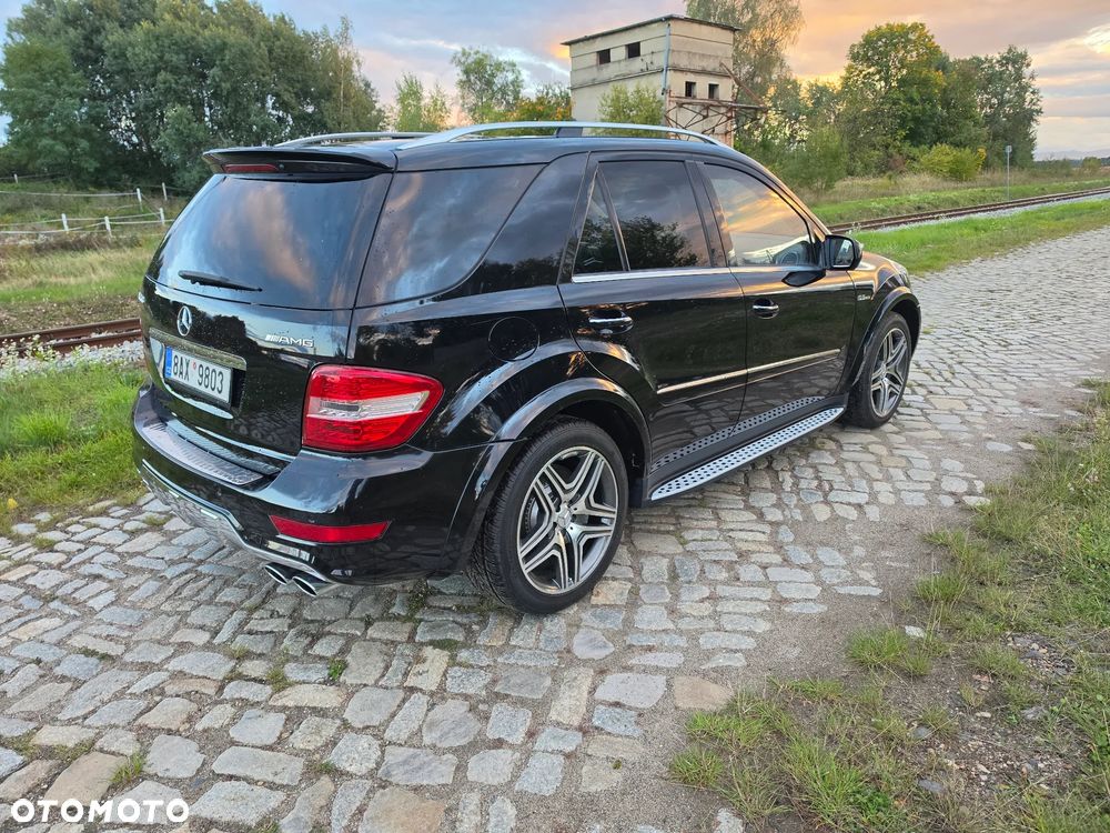 Mercedes-Benz ML 63 AMG 4Matic 7G-TRONIC - 25