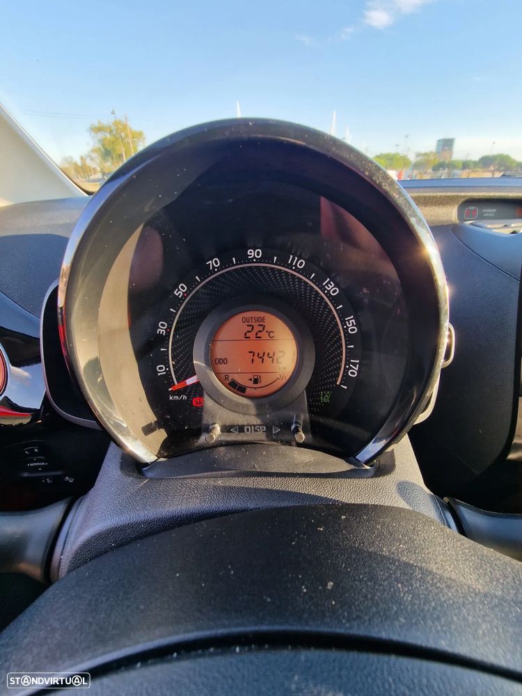 Toyota Aygo 1.0 X-Clusiv Red - 14