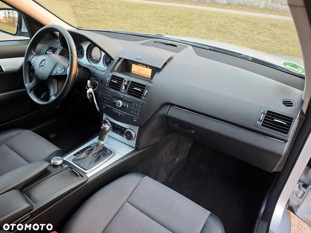 Mercedes-Benz Klasa C 180 T Kompressor Automatik Avantgarde - 36