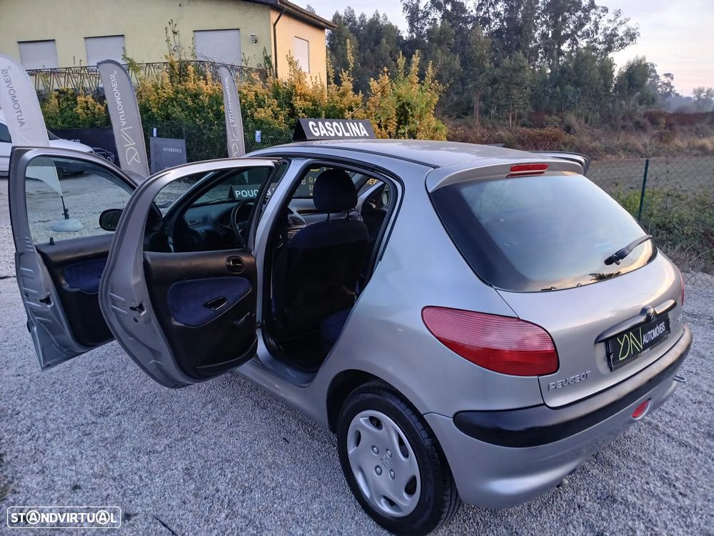 Peugeot 206 1.1 Color Line - 6