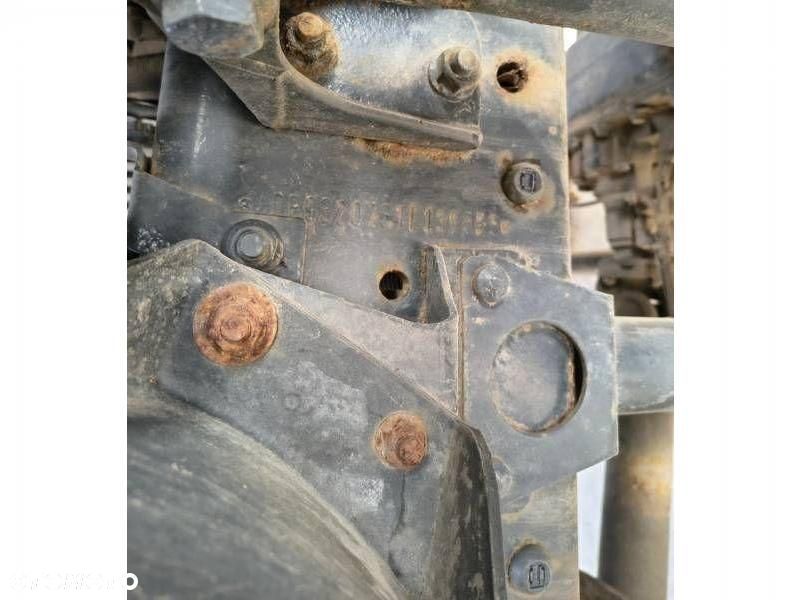 Mercedes-Benz Actros - 9