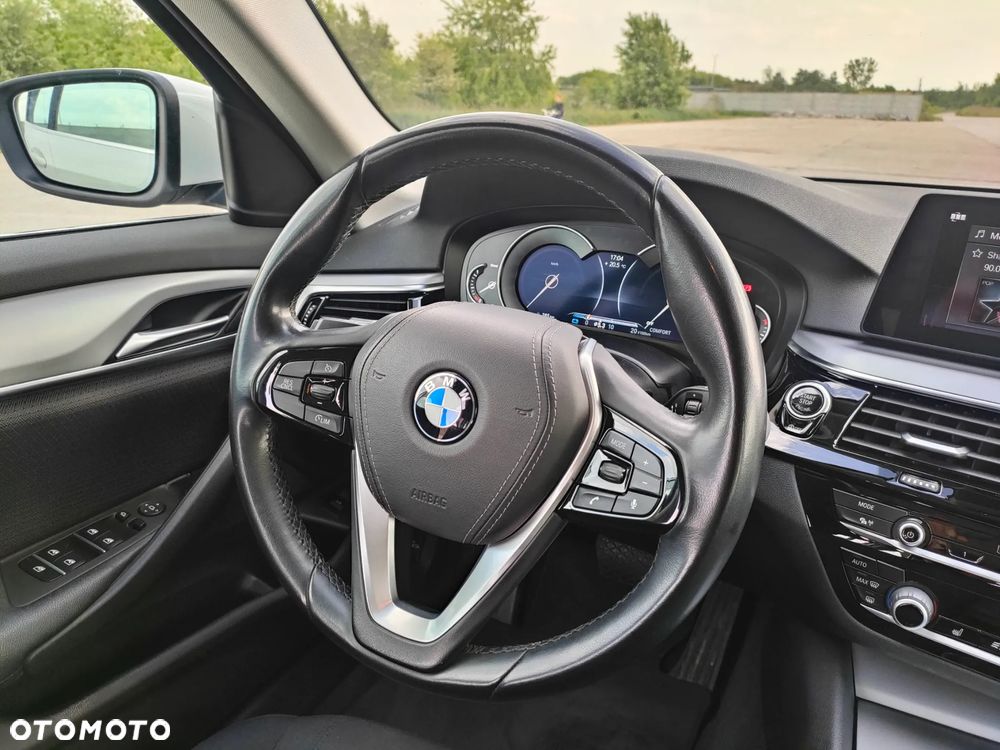 BMW Seria 5 520d - 23