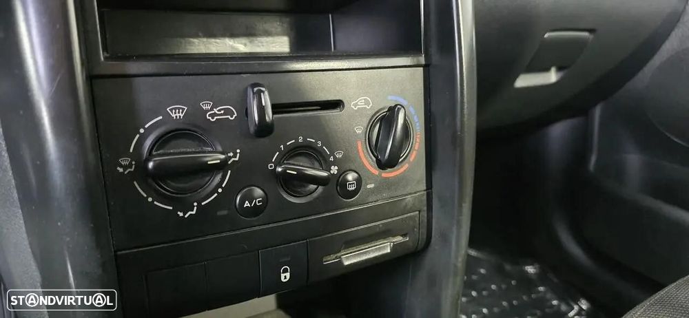 Peugeot 207 - 8
