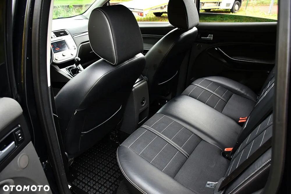 Ford Kuga 2.0 TDCi 4WD Titanium Plus - 6