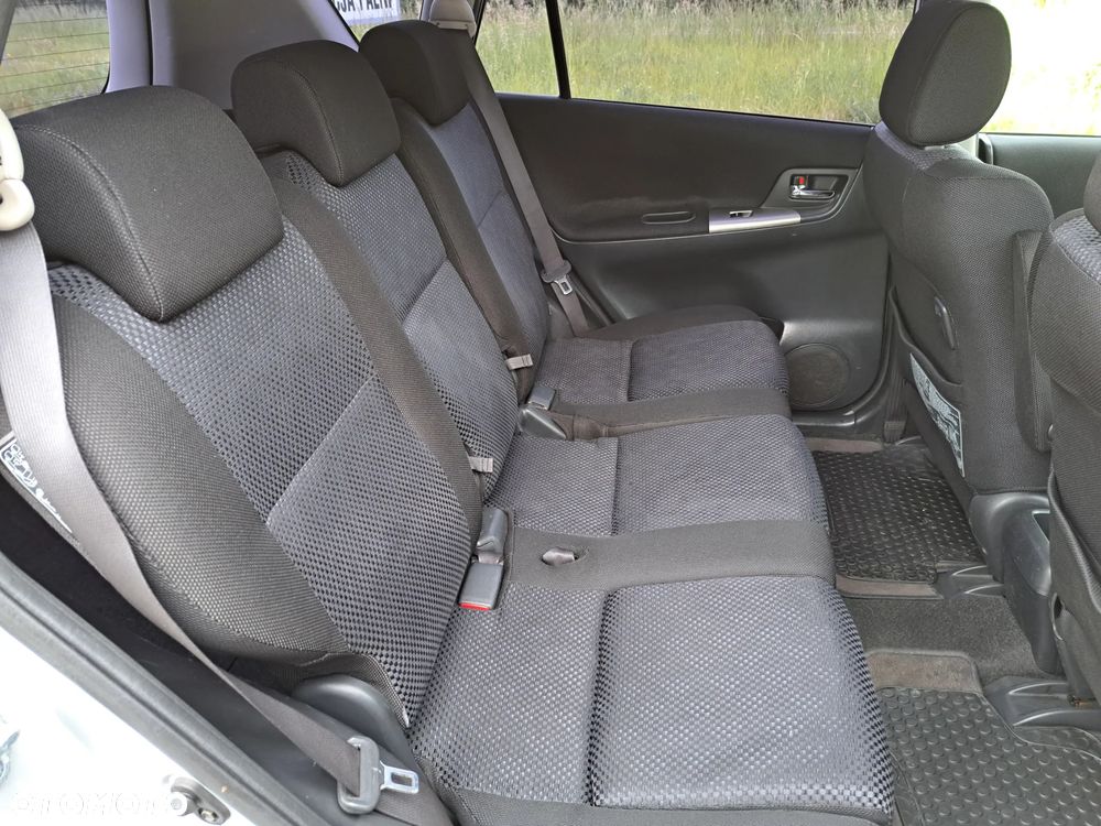 Toyota Corolla Verso - 19