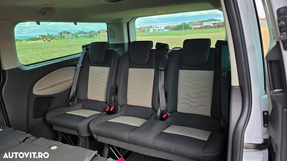 Ford Tourneo Custom - 9