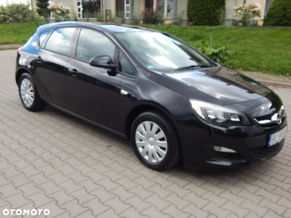 Opel Astra 1.6 150 Jahre - 8