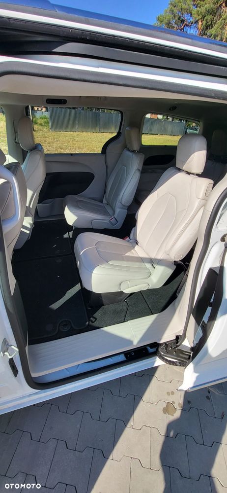 Chrysler Pacifica - 18