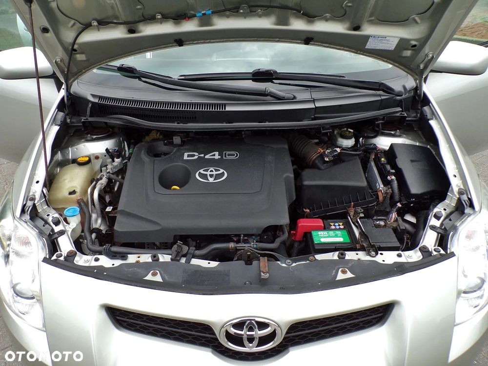 Toyota Auris 1.4 D-4D Life+ - 25