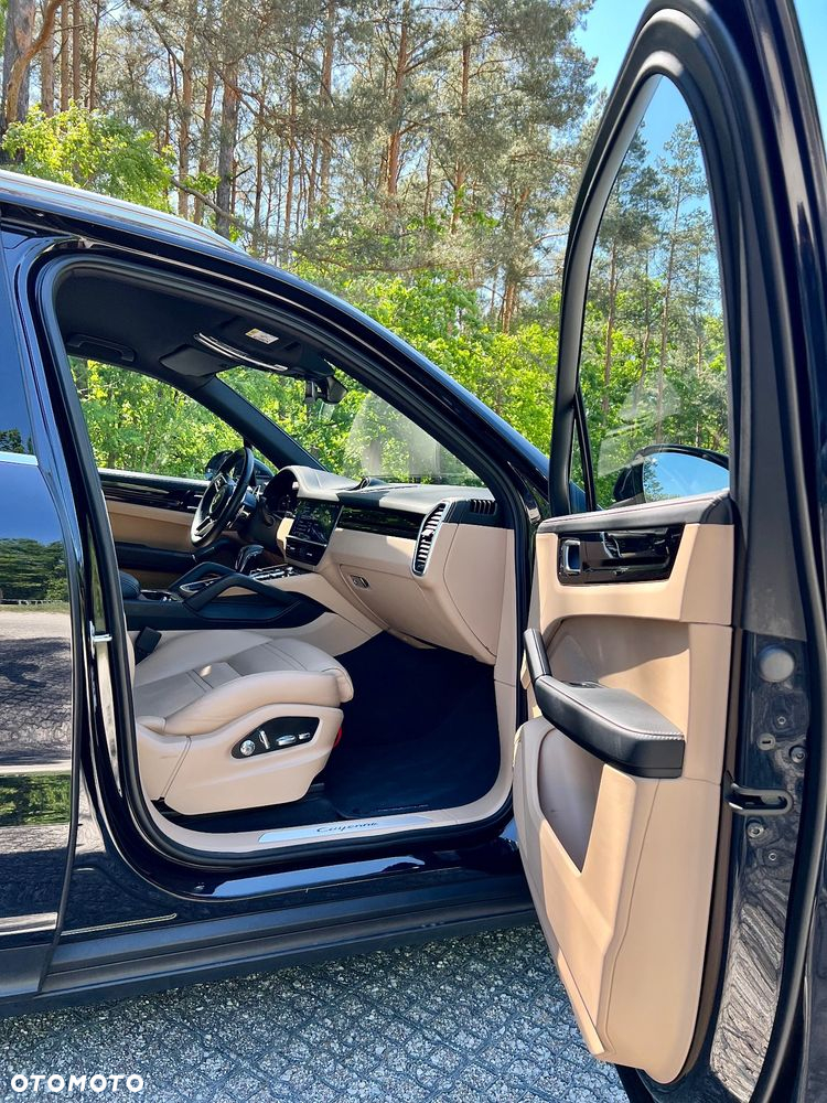 Porsche Cayenne - 5