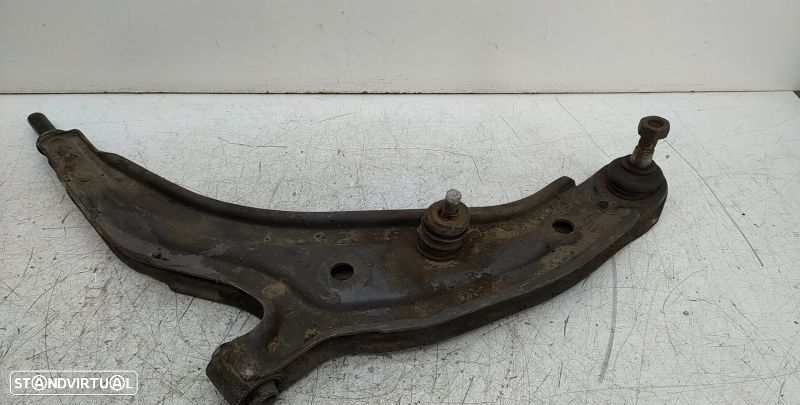 Braço Suspensão Frente Esquerdo Nissan Micra Ii (K11) - 1
