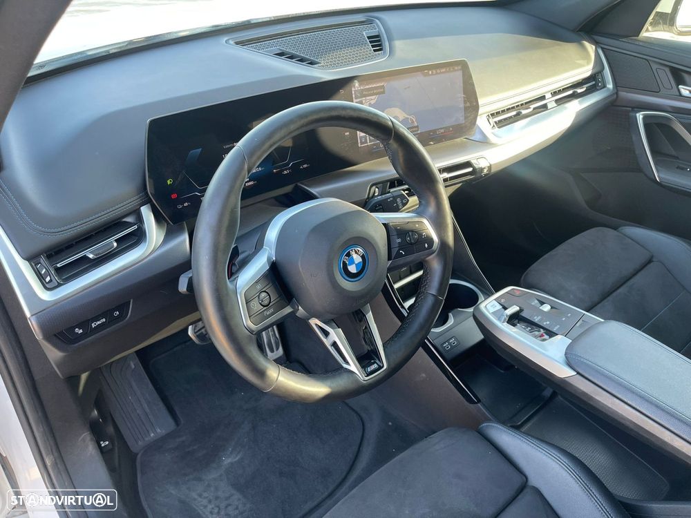 BMW iX1 xDrive30 Pack Desportivo M - 16