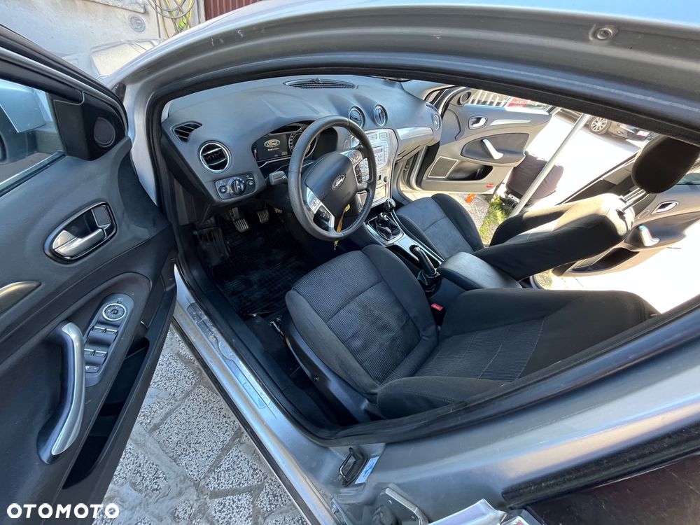 Ford Mondeo 2.0 TDCi Trend - 12