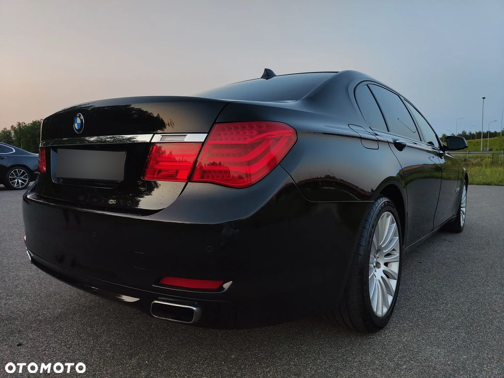BMW Seria 7 750i L xDrive - 11