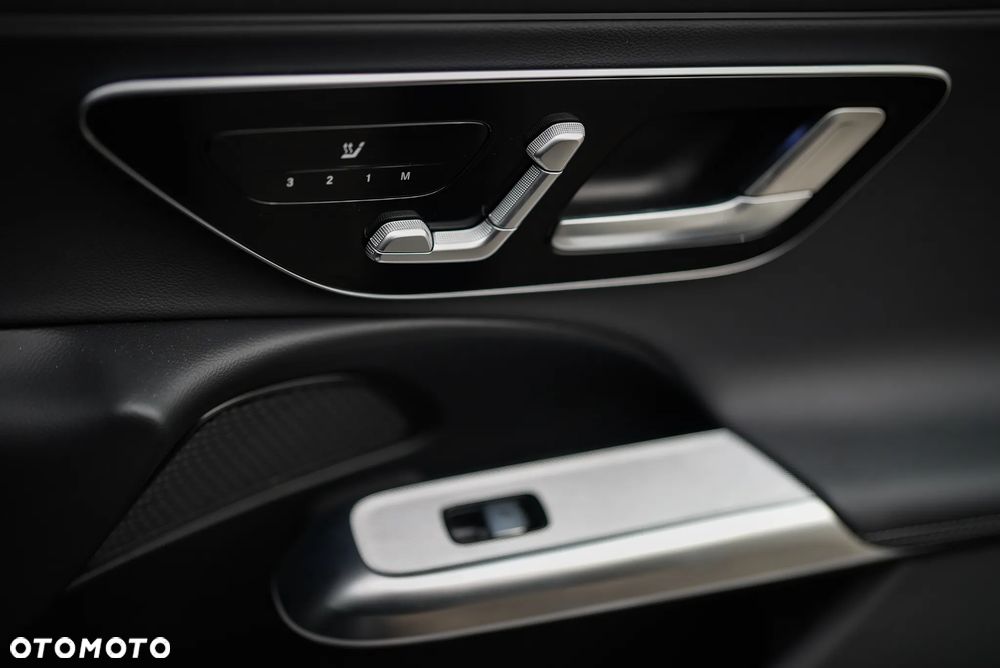 Mercedes-Benz Klasa E 200 9G-TRONIC Edition AMG Line - 4