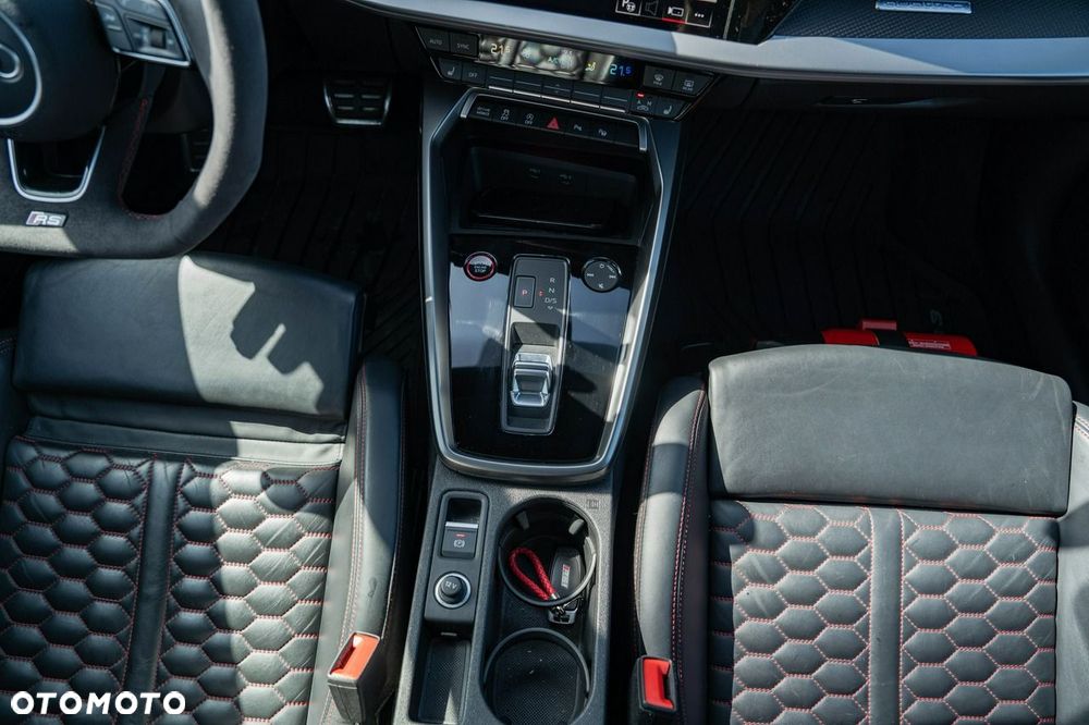 Audi RS3 Limousine - 22