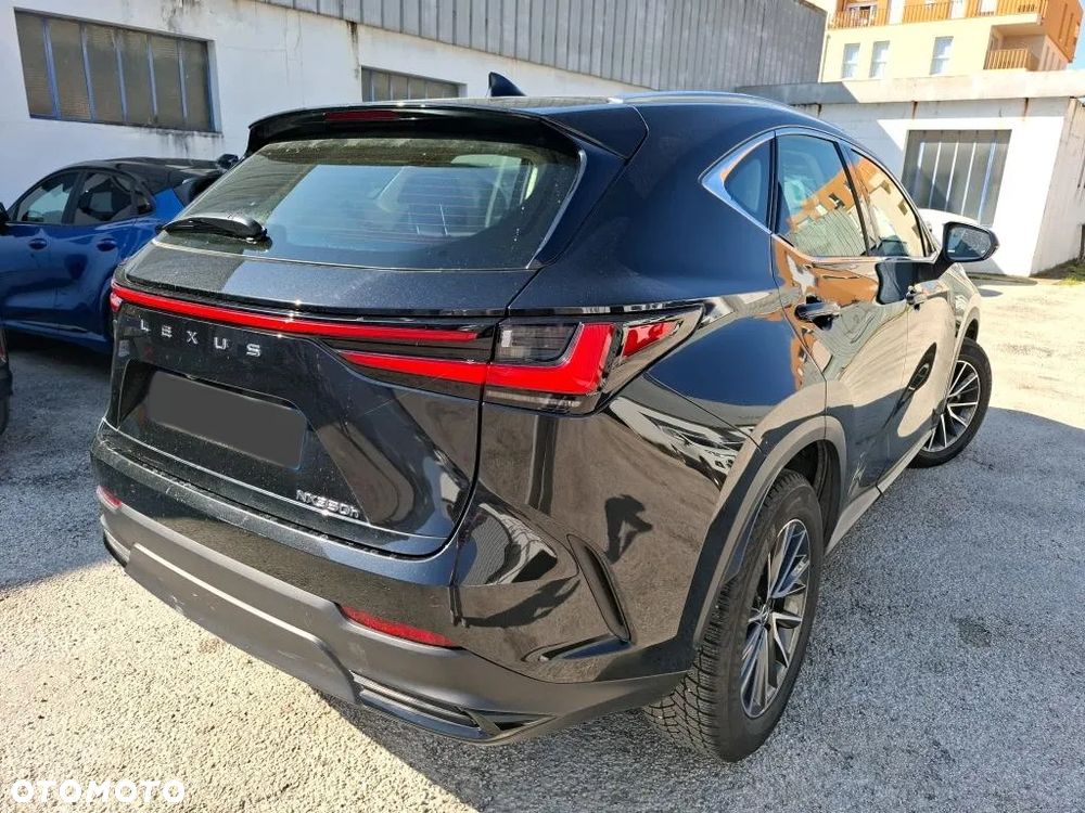 Lexus NX - 4