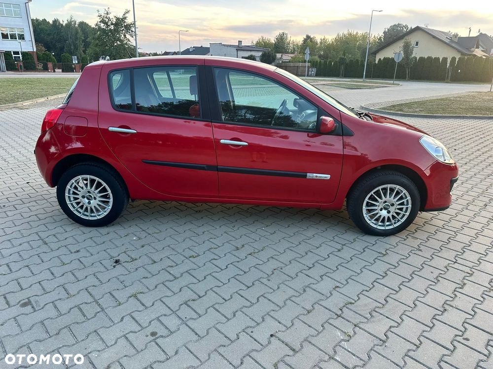 Renault Clio - 2