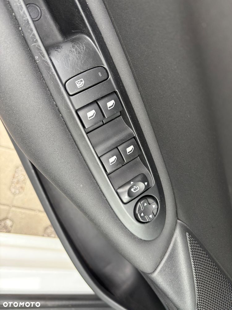 Citroën C4 PureTech 130 Stop & Start Attraction - 26