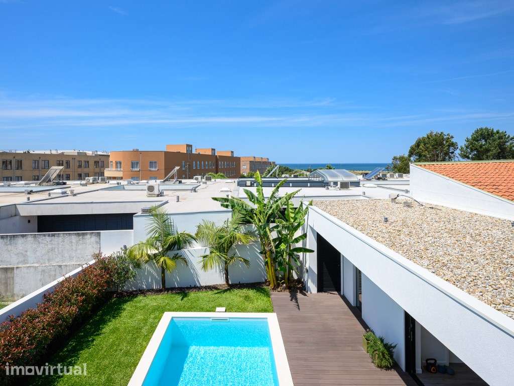 Moradia T4 na Praia da Madalena - Grande imagem: 2/50