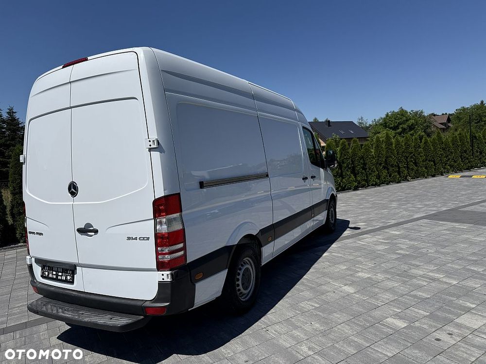 Mercedes-Benz Sprinter - 4