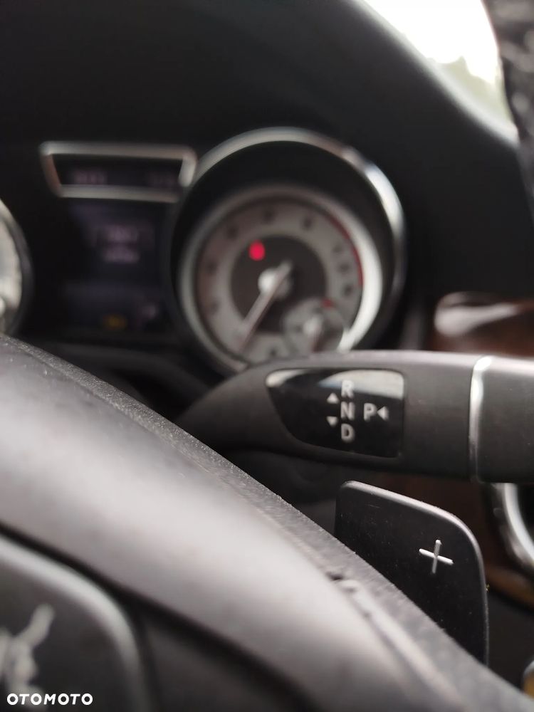 Mercedes-Benz GLA - 13