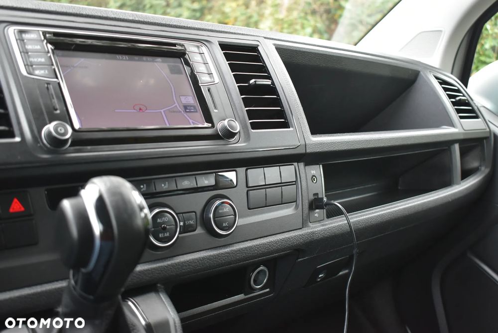 Volkswagen Caravelle 2.0 TDI L2 Comfortline DSG - 14