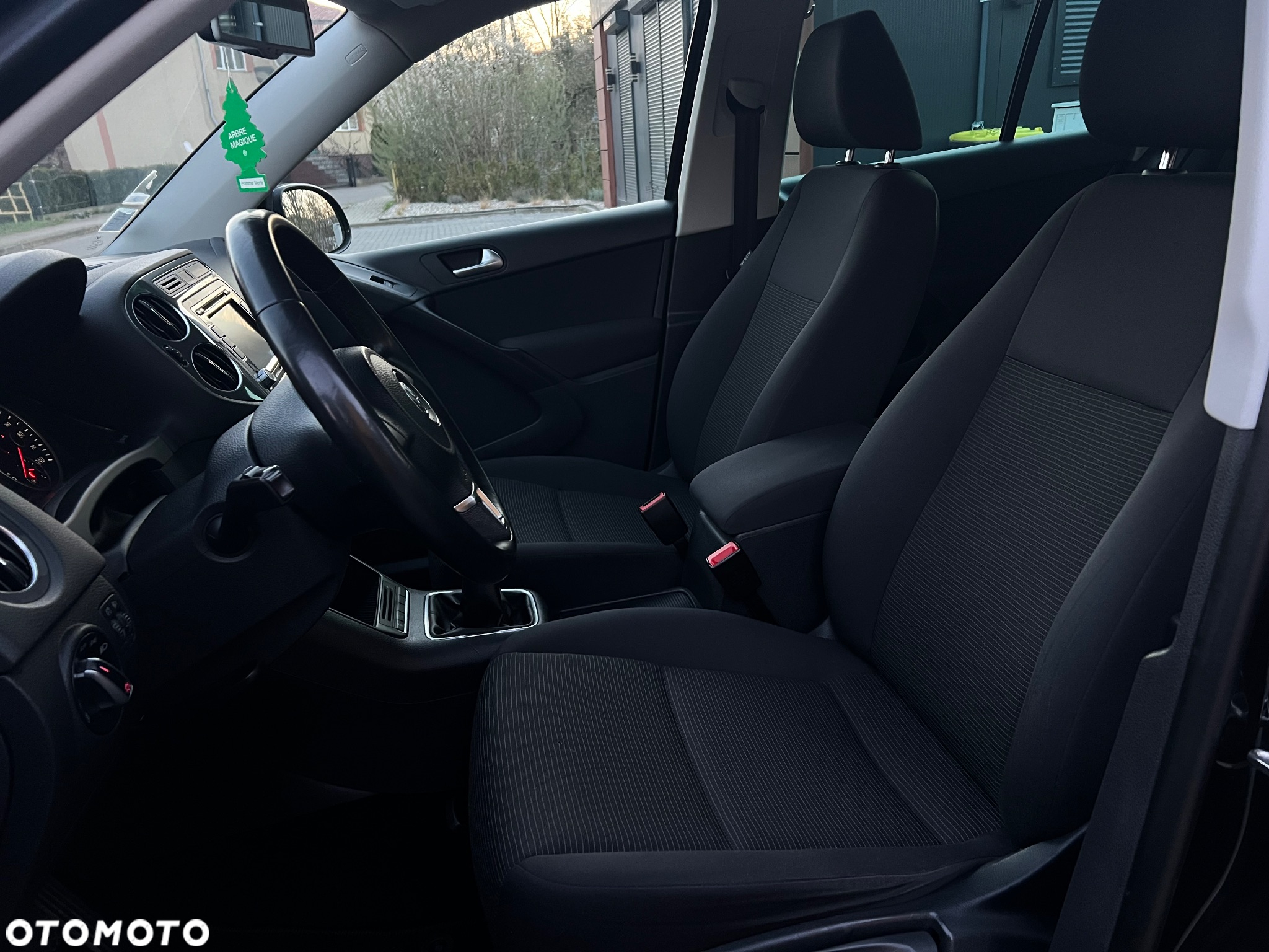 Volkswagen Tiguan 2.0 TDI DPF BlueMotion Technology Exclusive - 11