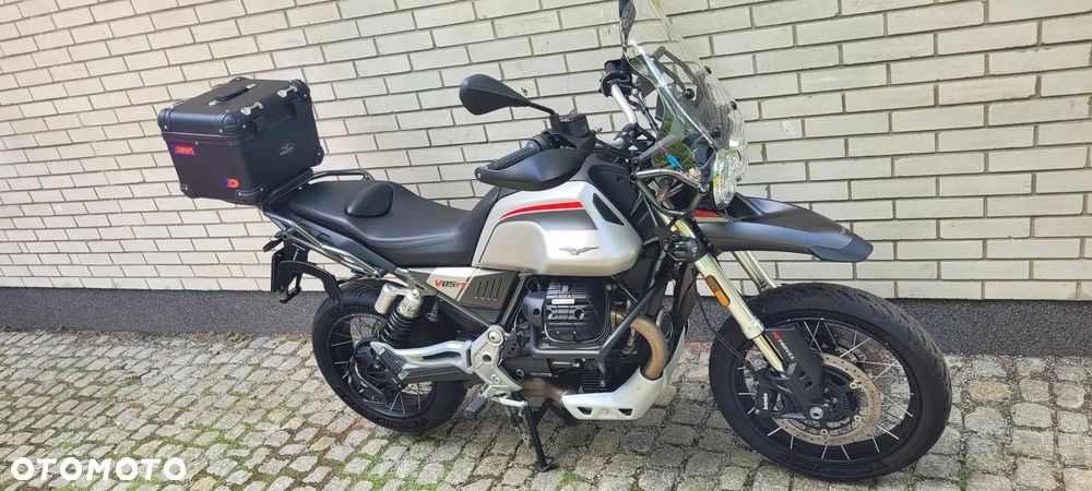 Moto Guzzi V85 - 21