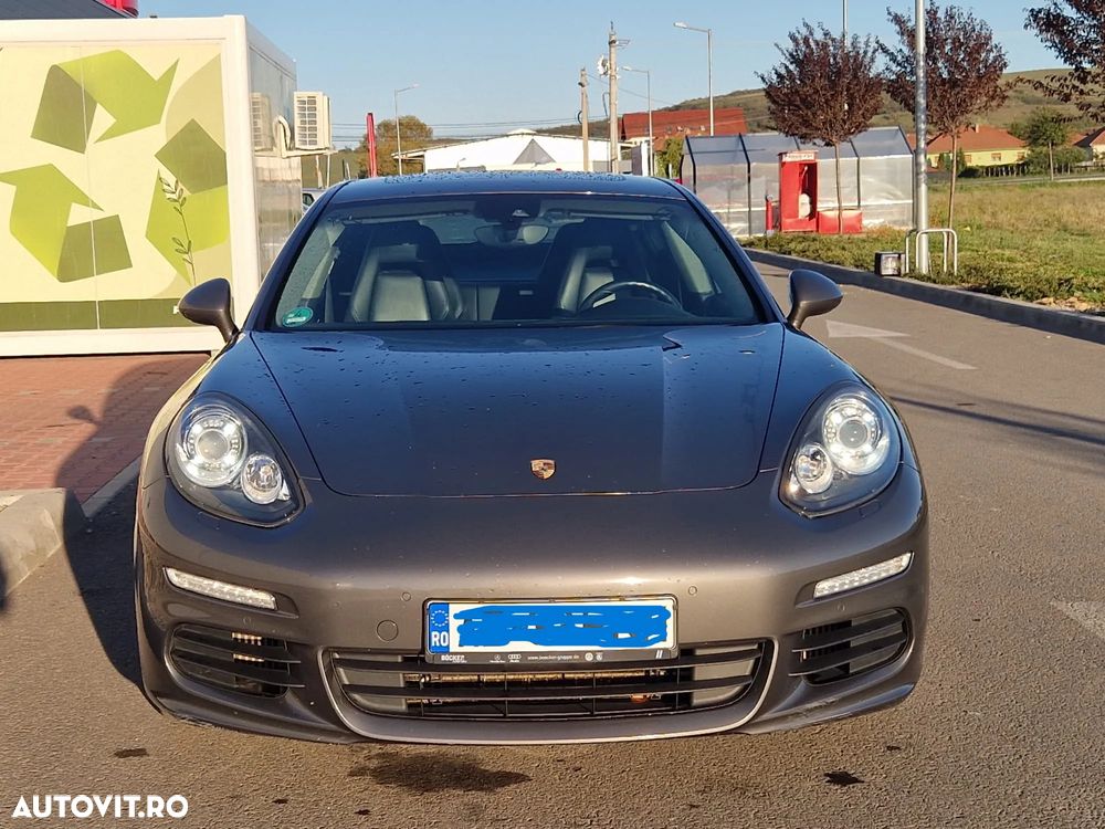 Porsche Panamera - 1