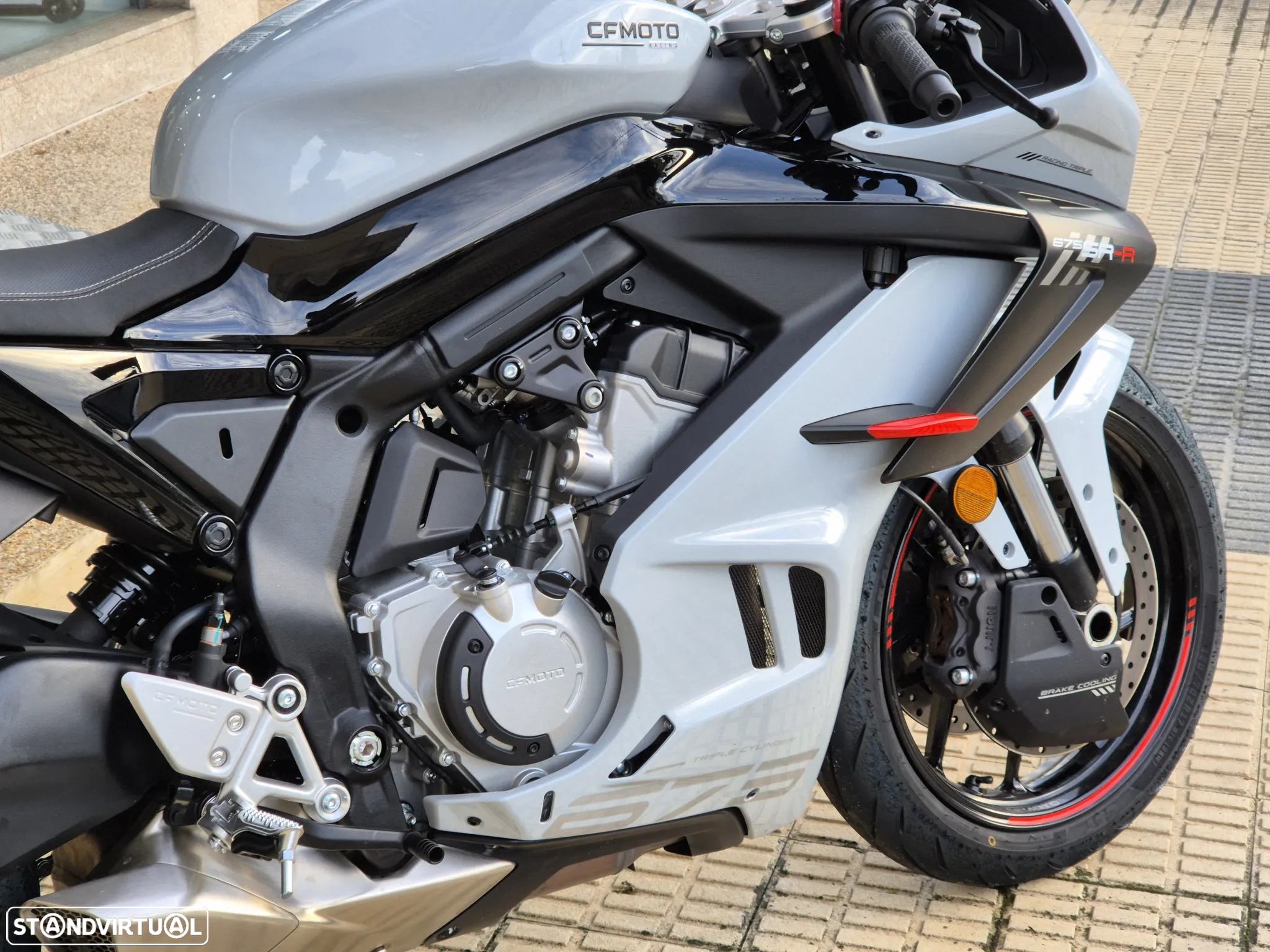 CF Moto 675SR-R - 4