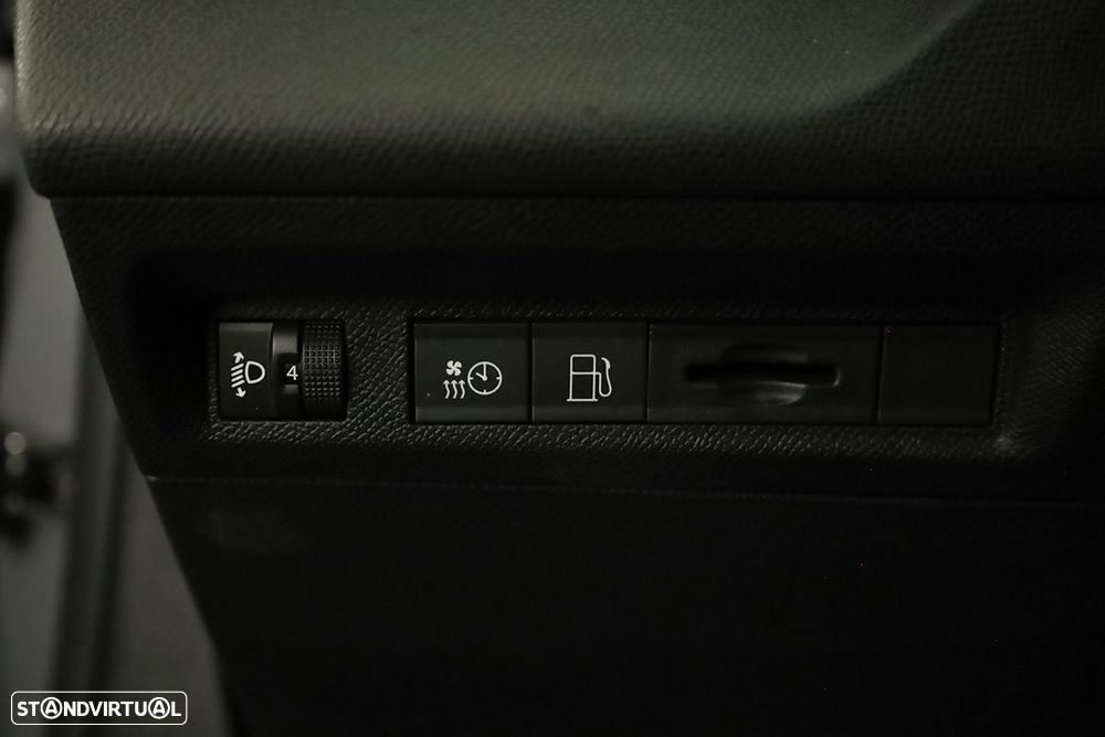 Peugeot 408 1.6 Hybrid Allure e-EAT8 - 21