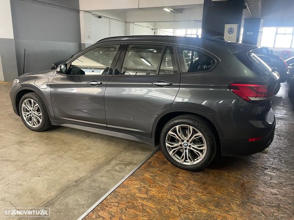 BMW X1 25 e xDrive Corporate Edition - 8