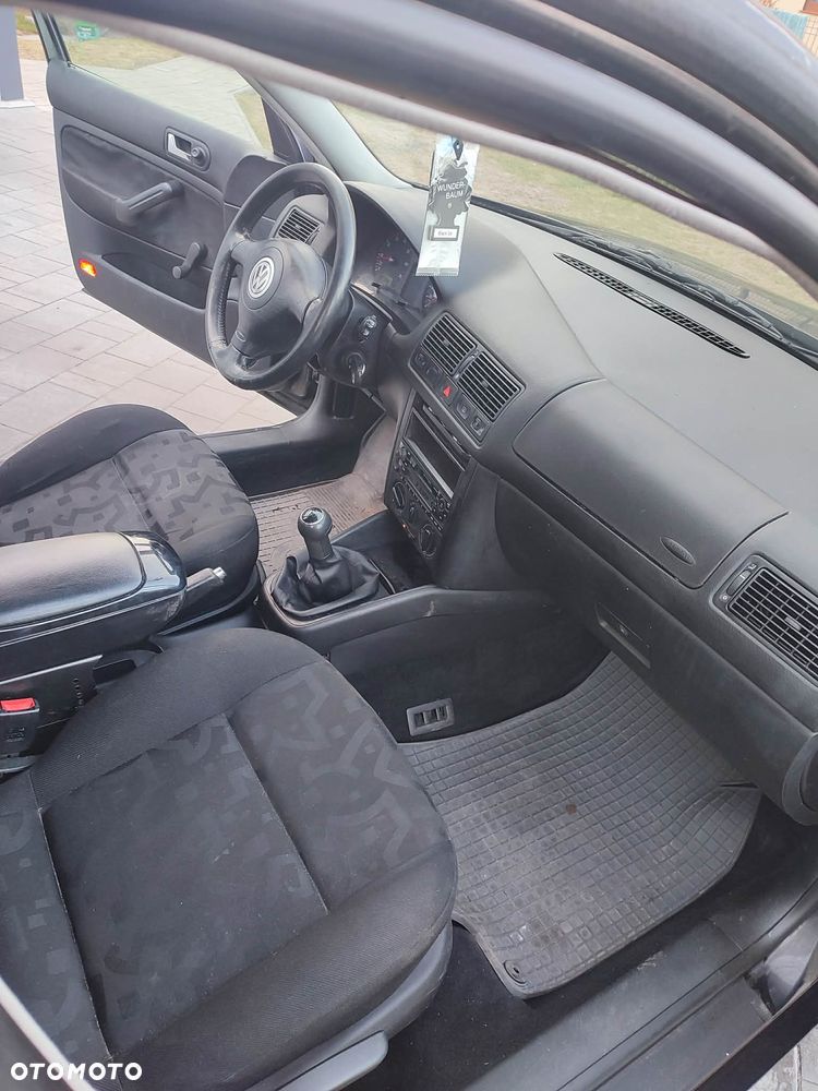 Volkswagen Golf 1.6 Comfortline - 8