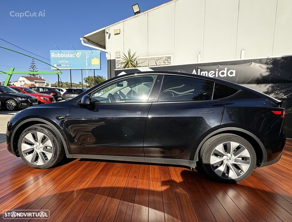 Tesla Model Y RWD - 10