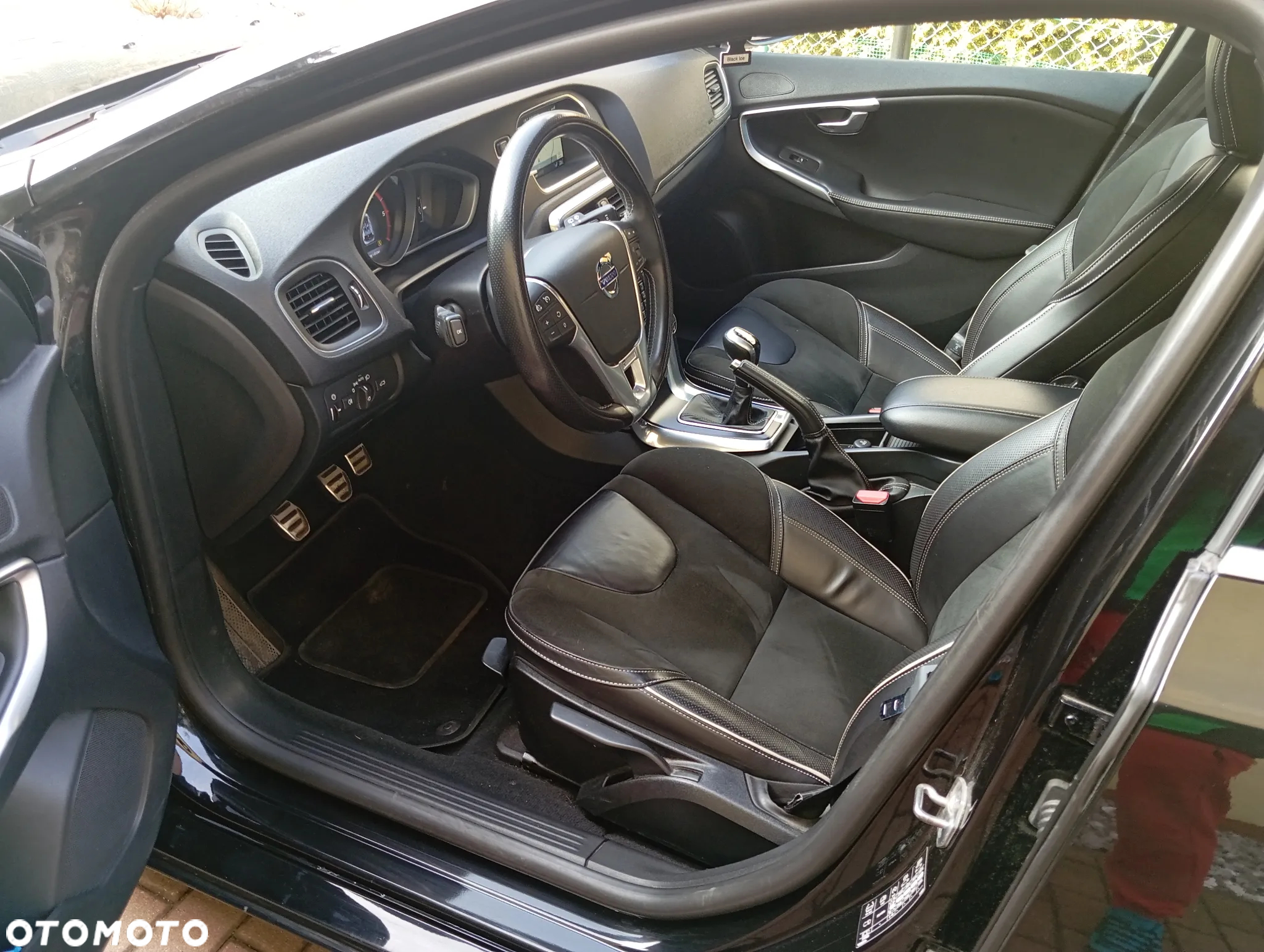 Volvo V40 D2 Drive-E R-Design Momentum - 12