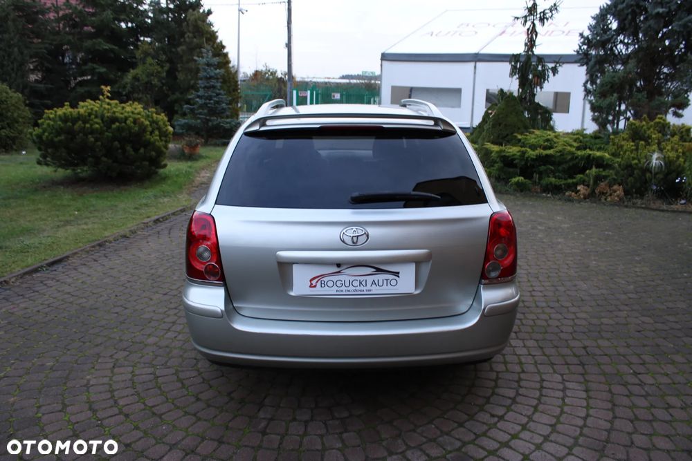 Toyota Avensis 2.0 D-4D Sol Premium - 6