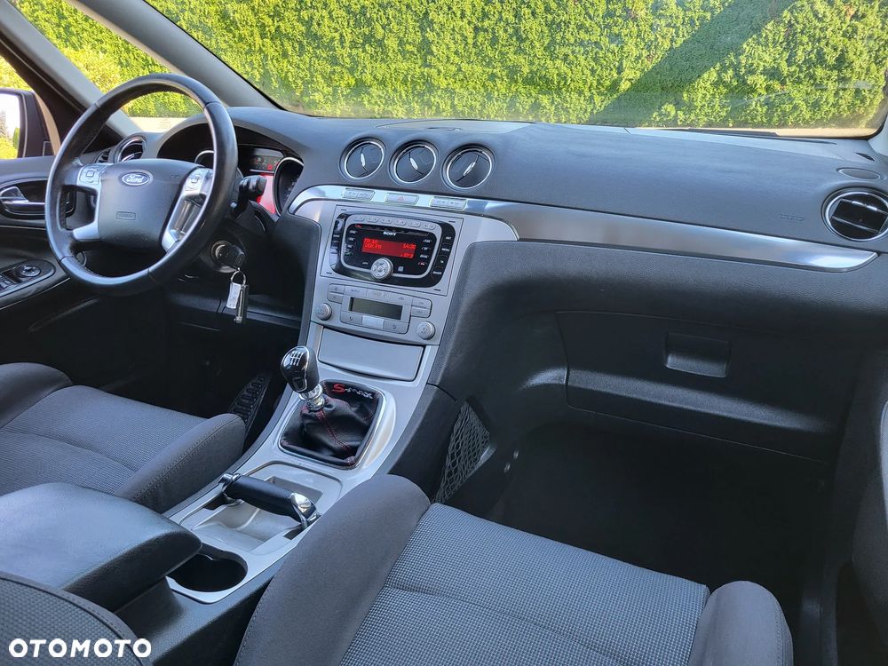 Ford S-Max - 16
