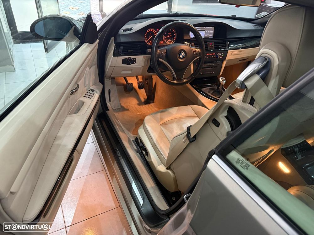 BMW 320 i Edition Exclusive - 26