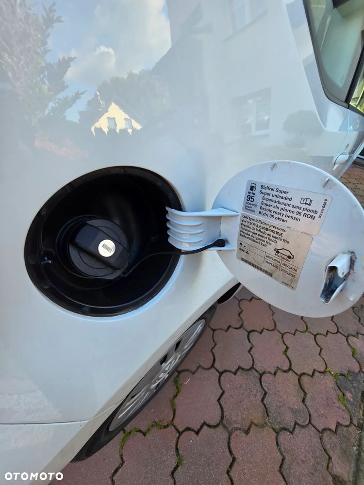 Volkswagen up! (BlueMotion Technology) move - 13