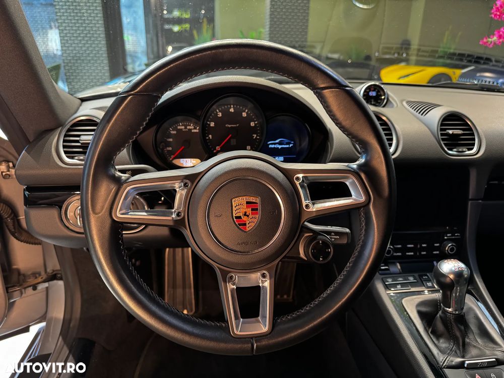 Porsche Cayman 718 T - 14