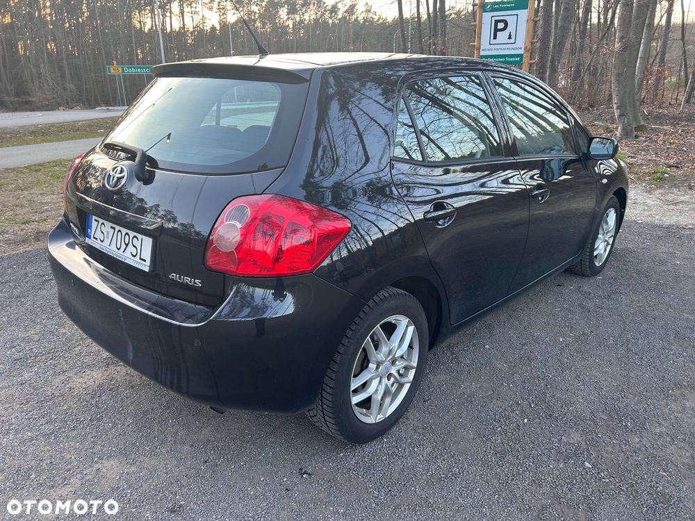 Toyota Auris 1.4 D-4D Luna - 2