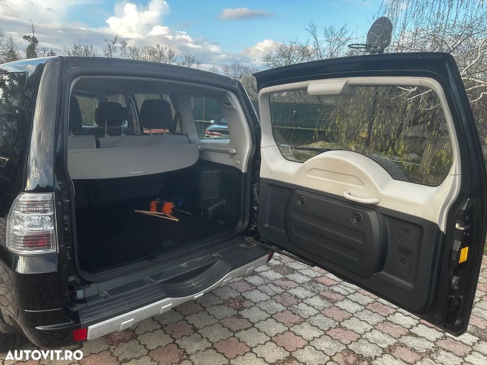 Mitsubishi Pajero LWB 3.2 DI-D Instyle M/T - 18