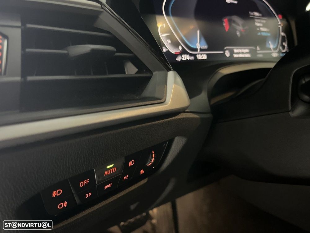 BMW 330 e Touring Aut. Sport Line - 12