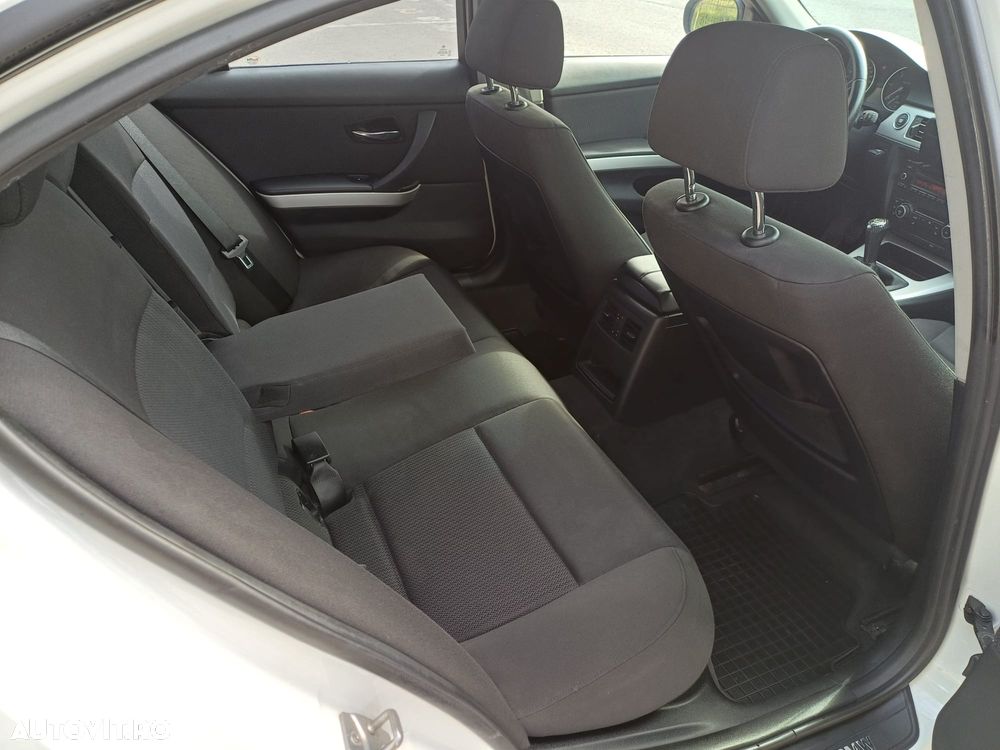 BMW Seria 3 316d - 14